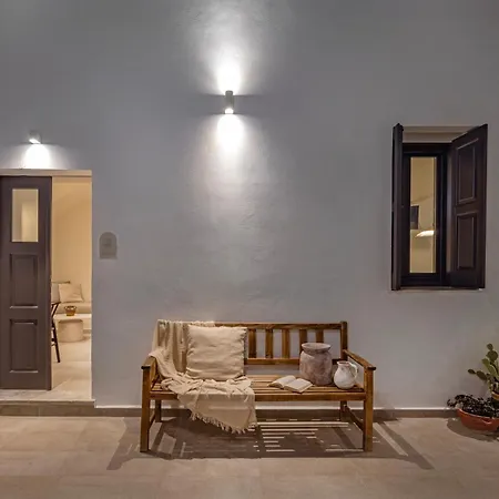 Noema - Athena Líndos