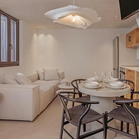 Noema - Athena Líndos