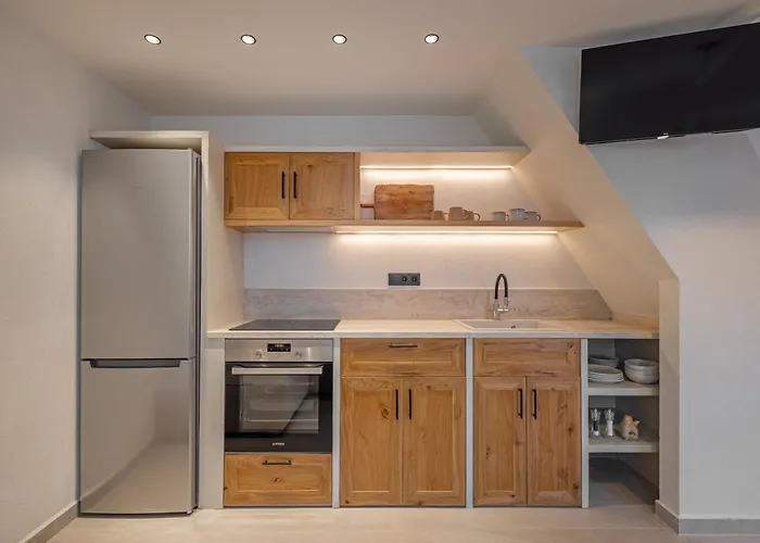 Noema - Athena * لينثوس