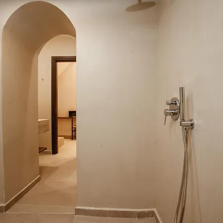 Noema - Athena לינדוס